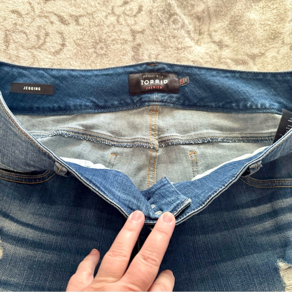 TORRID Premium Jeggings 22R - Picture 3 of 8